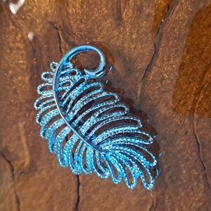 Gerry's Vintage Silver Tone Leaf Brooch Pin 2.25"
